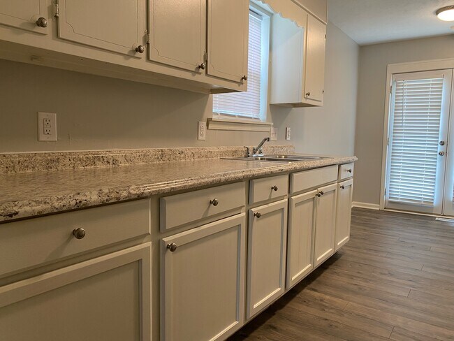 Photo - 146 Smithfield Dr