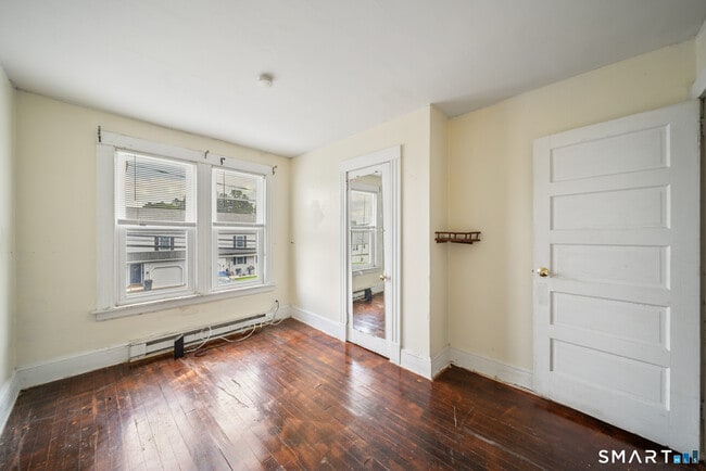 Photo - 143 Divinity St