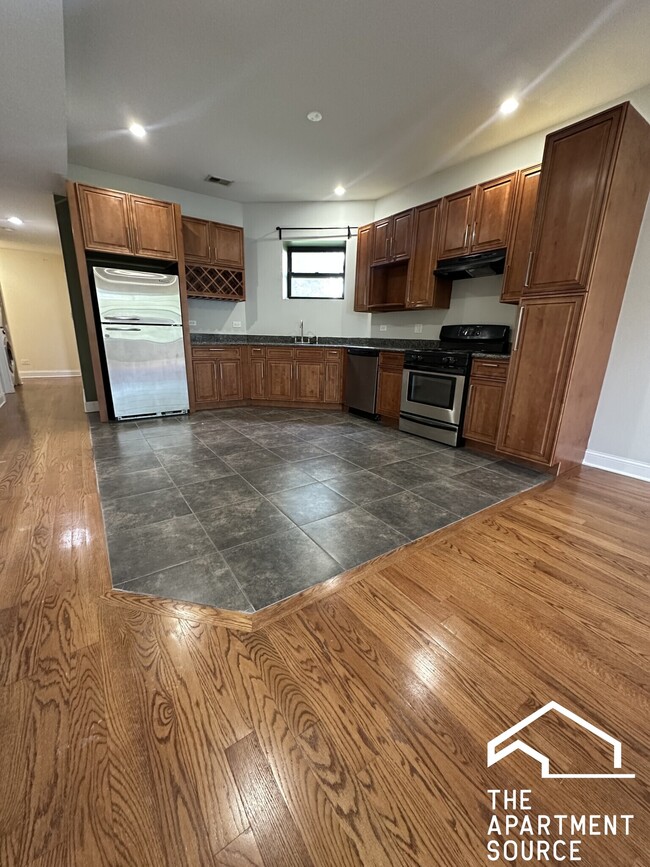 Photo - 4336 S Indiana Ave Unit 1