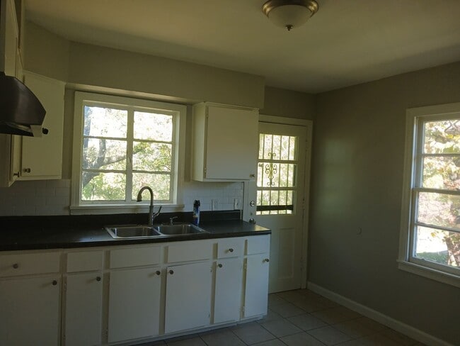 Photo - Spacious 4 Bedroom Home in Well Kept Commu...
