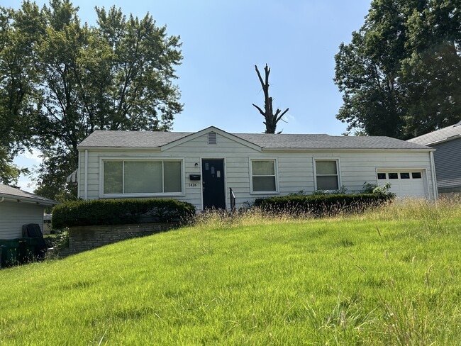 Building Photo - 1426 Comet Dr Rental