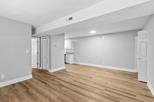 Photo - Pineview Apartments