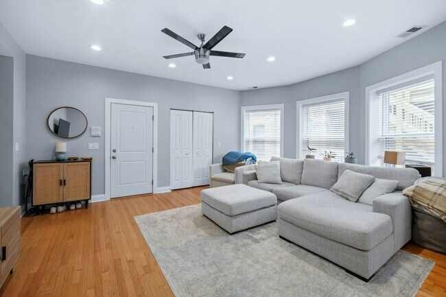 Photo - 612 W Stratford Pl Unit 2R