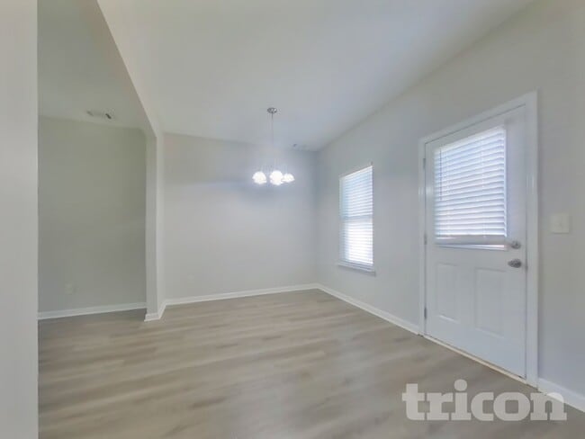 Photo - 17 Carriage Hls Dr SE