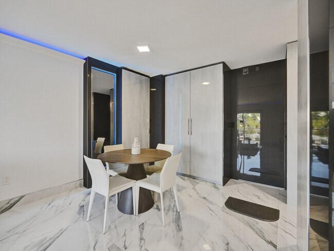 Photo - 400 Kings Point Dr Unit # 314