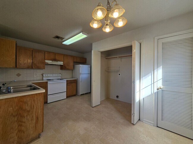 Photo - AVAILABLE NOW! Unit 1603 Dugger Circle - D