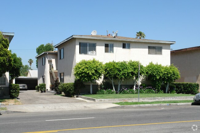 Building Photo - 7107 Coldwater Canyon Ave