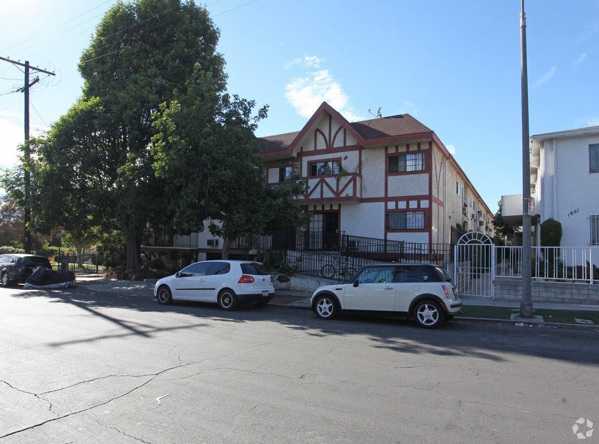 Photo - 1761 N Harvard Blvd Apartments