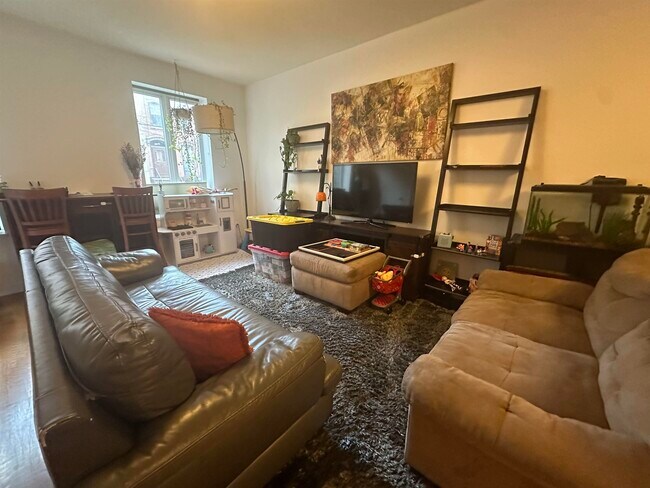 322 8th St