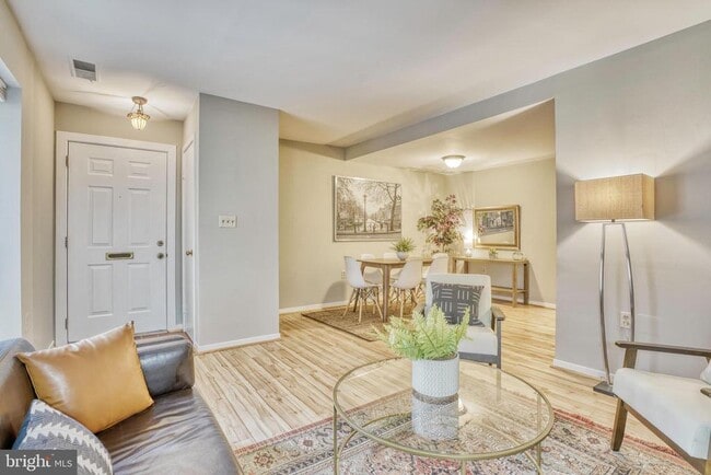 Photo - 536 S Charles St Unit R77
