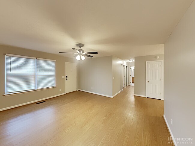 Photo - 712 Paige Ct