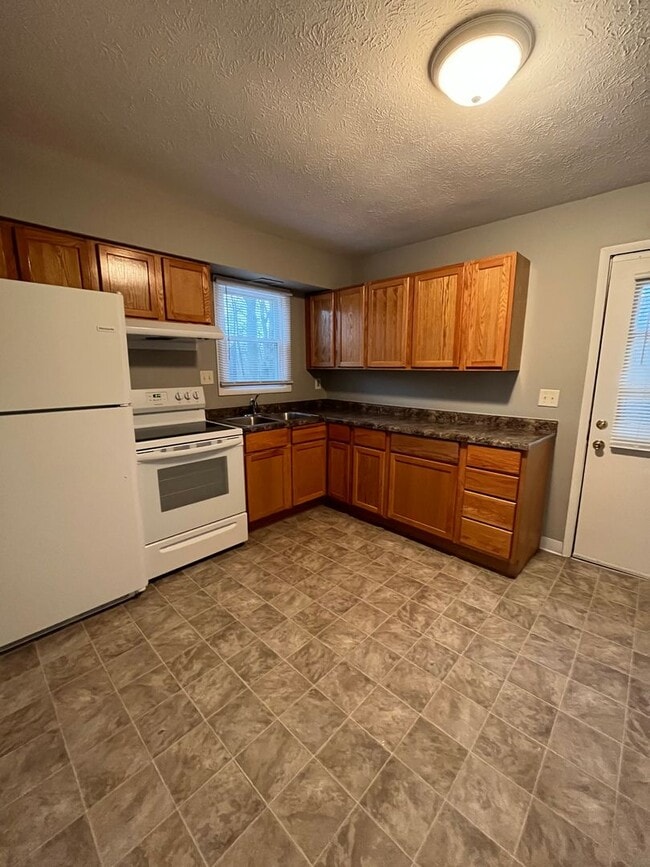 Photo - 30-32 Morehouse-NOREMAC Unit 32 Morehouse Ct.