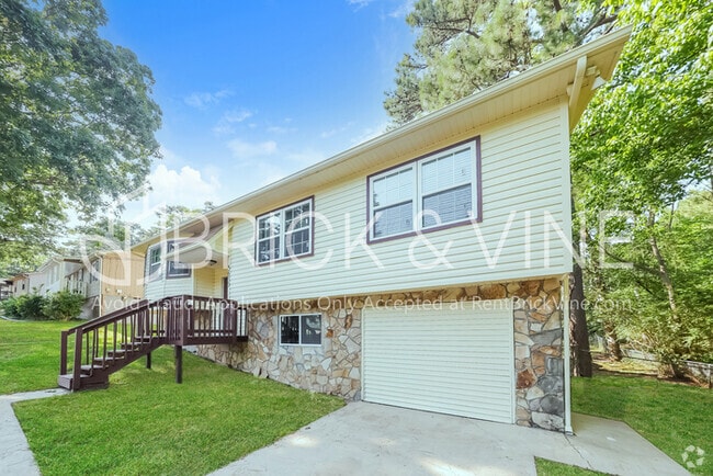 Building Photo - 5630 Dug Hollow Rd Rental