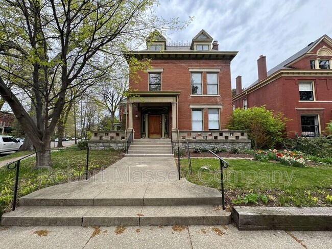 Photo - 2101 Cherokee Pkwy Unidad #2