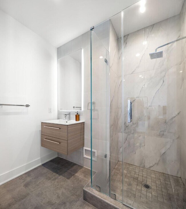 Photo - 6025 JFK Blvd E