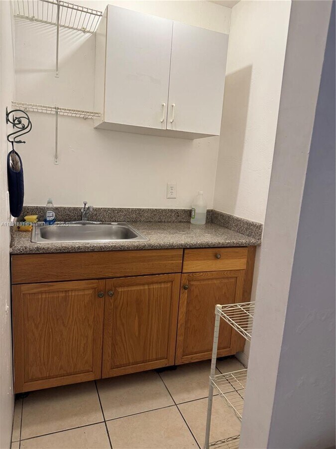 Photo - 1721 Plunkett St Unidad 3