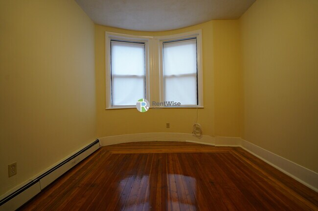 Building Photo - 73 Empire St Rental