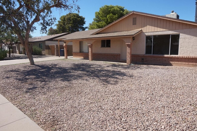 Building Photo - 106 E Duke Dr