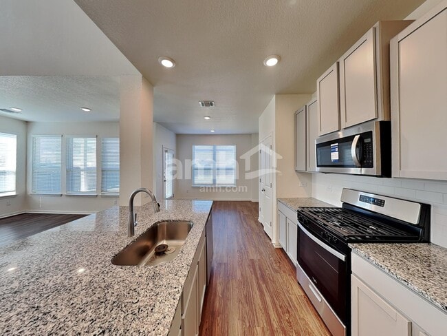 Photo - 207 Pebble Creek Run