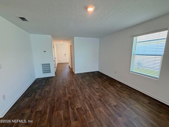 Photo - 462 Ardila Cir