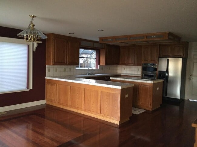 Photo - 5650 Edgeview Dr