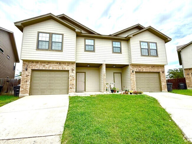 Building Photo - 1302 Garden Dusk Unit 1 Rental