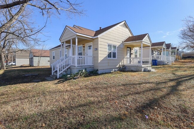 Photo - Newly Renovated Duplex! Unidad 1421