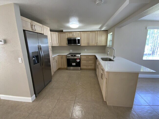Photo - Beautiful 2 bed, 2 updated baths home in the sought-after boating community of Gulf Harbors.