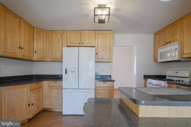 Photo - 224 Waverly Rd