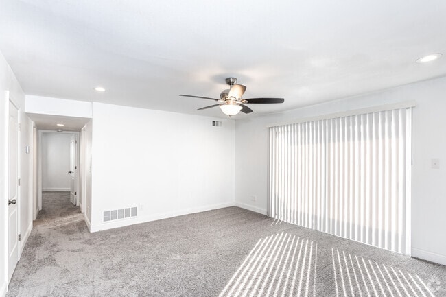 2HAB, 2BA - 1,050 ft²