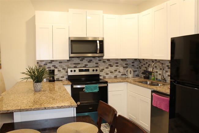 Photo - 16625 E Lynbrook