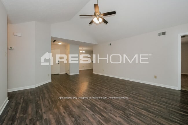 Photo - 10 Homeport Dr