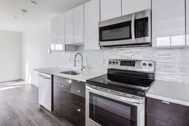 Photo - 1155 S 15th St