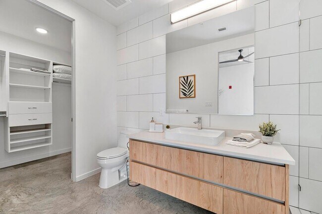 401 NW 1st Ave Unit 404