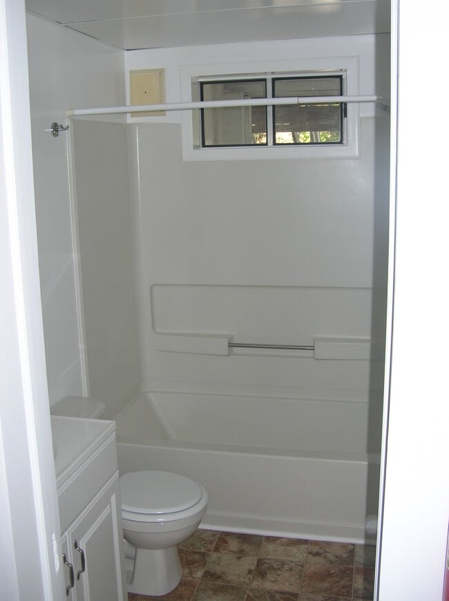 Photo - 1150 Standard Dr NE