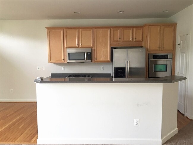 Photo - Spacious Townhouse in the City!