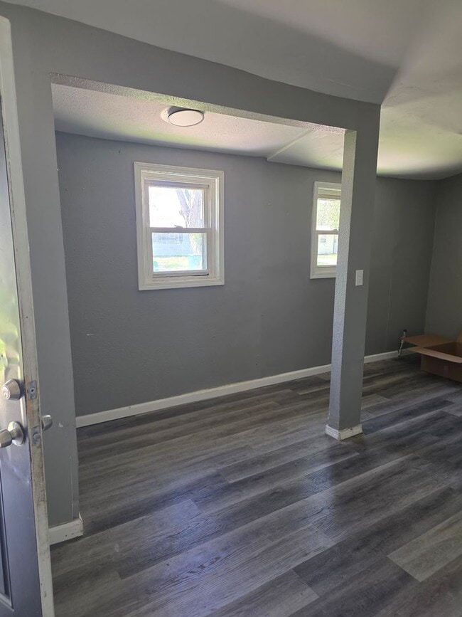 Photo - Nicely Updated 3BD/1BA Ready Now