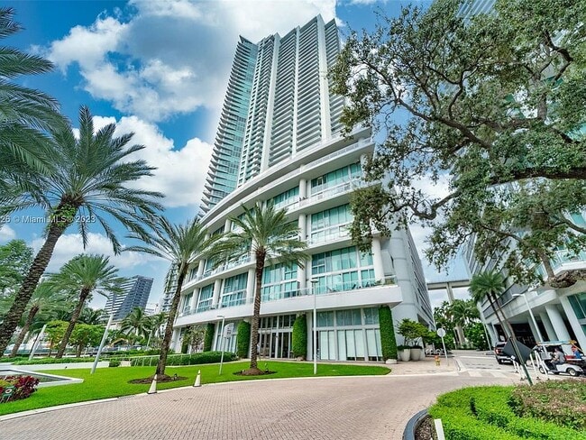 Building Photo - 300 S Biscayne Blvd Unit 410
