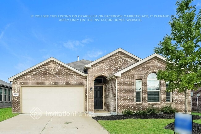 Building Photo - 1790 Alamandine Ave