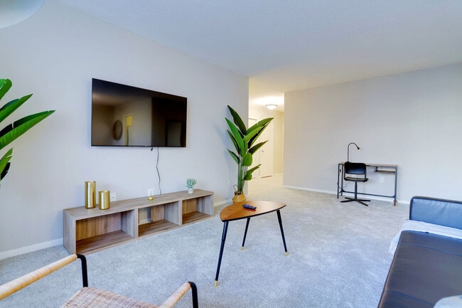 Photo - 1600 S Eads St Unidad FL3-ID1022558P