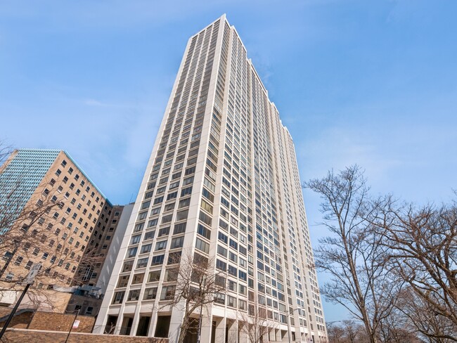 Photo - 2800 N Lake Shore Dr Rental
