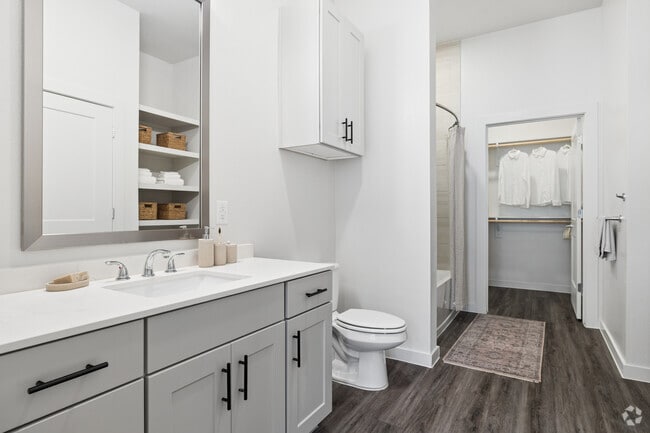 2BR, 2BA - 1,159SF - Second Bathroom