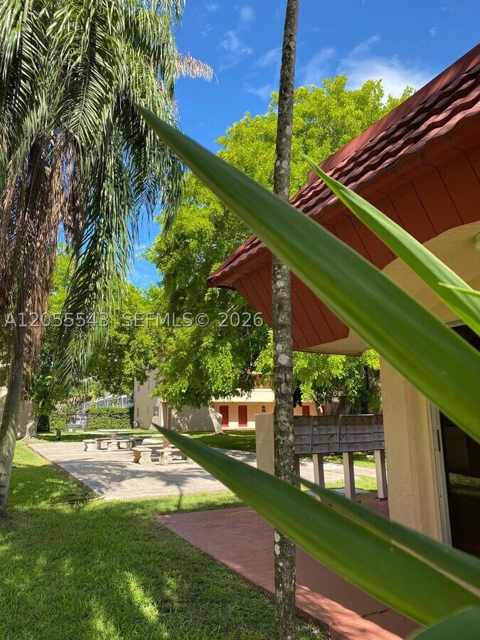 Photo - 10901 N Kendall Dr Unit 210