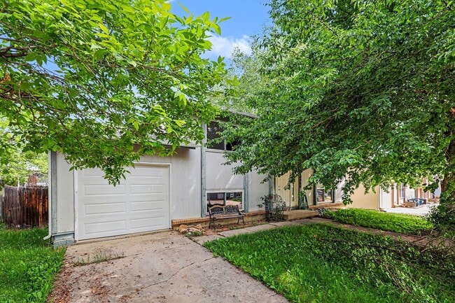 Building Photo - Spacious 4-Bedroom Home Near North Table Mountain