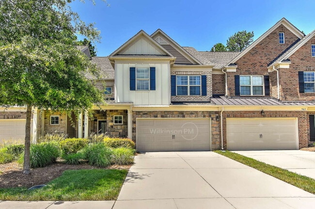 Sought-after 3BR/2.5BA Townhome in Desirab... - Sought-after 3BR/2.5BA Townhome in Desirab...