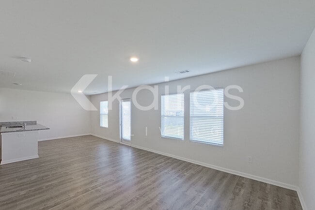 822 VISTAMOUNT PATH
