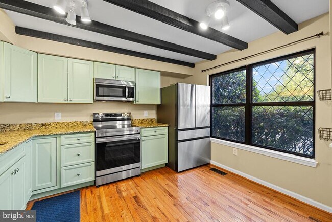 Photo - 297 Chelmsford Ct