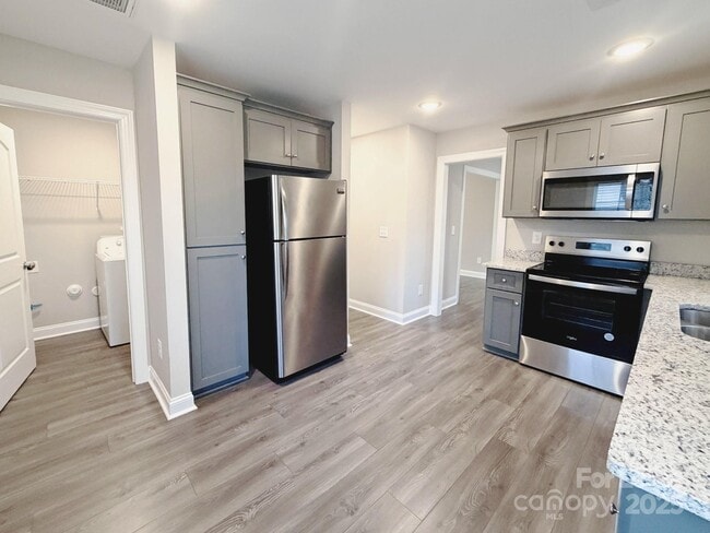 Photo - 921 Pineridge St SE Casa