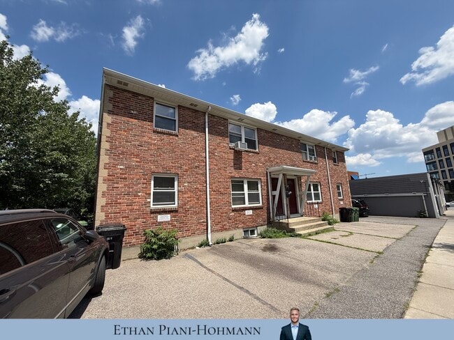Building Photo - 17 Aldrich Rd Unit A Rental