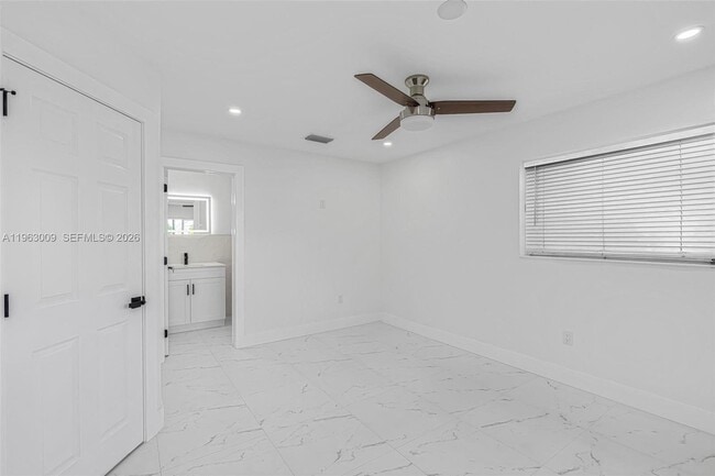 Photo - 2901 SW 92nd Ave